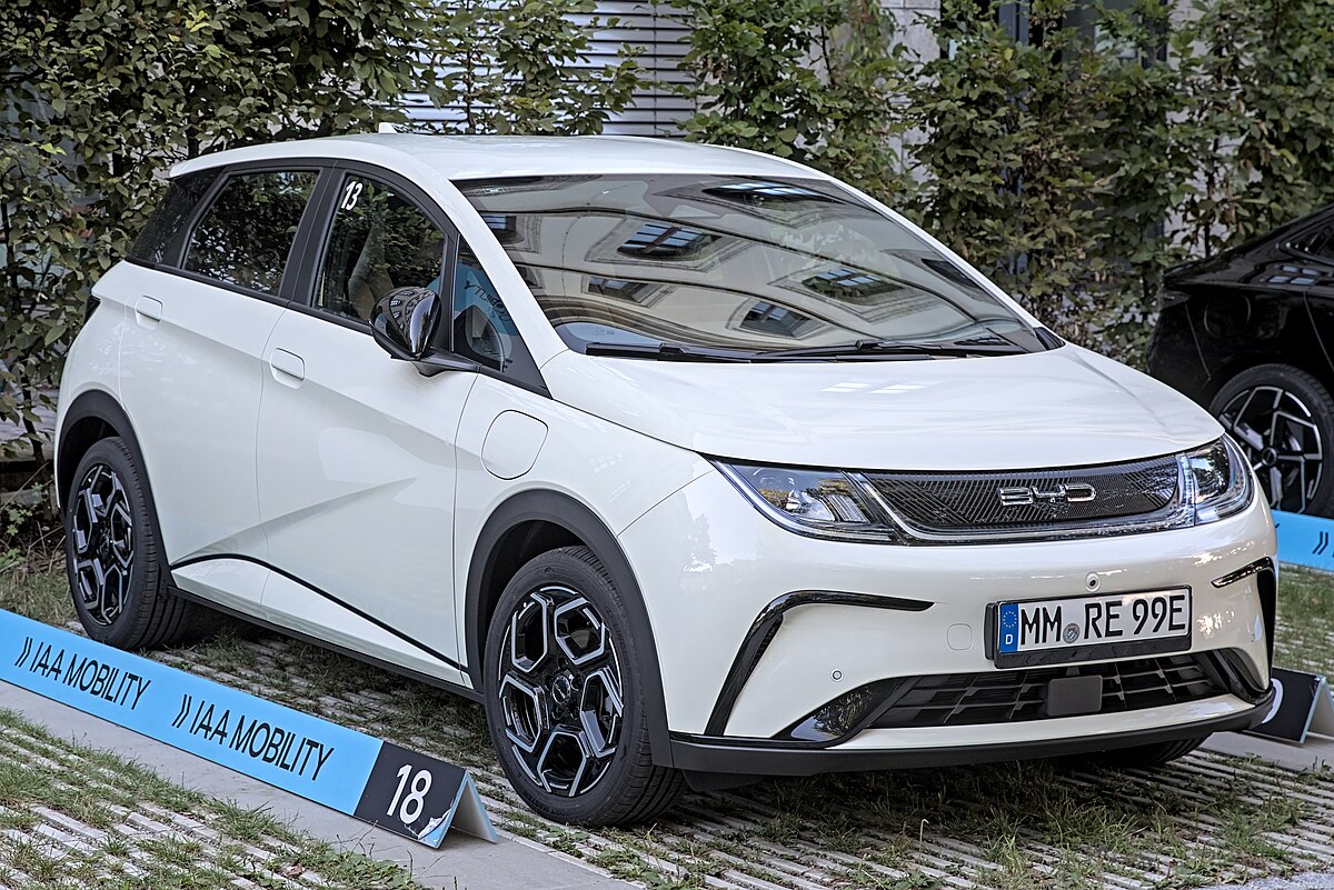 BYD frappe fort : le Seal 06 DM‑i Touring débarque en Europe avec une autonomie époustouflante !