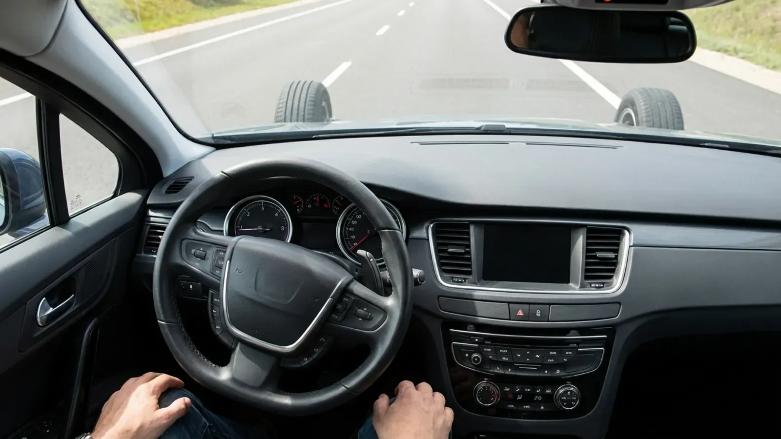 Volant pas droit et roues droites : causes, risques et solutions rapides